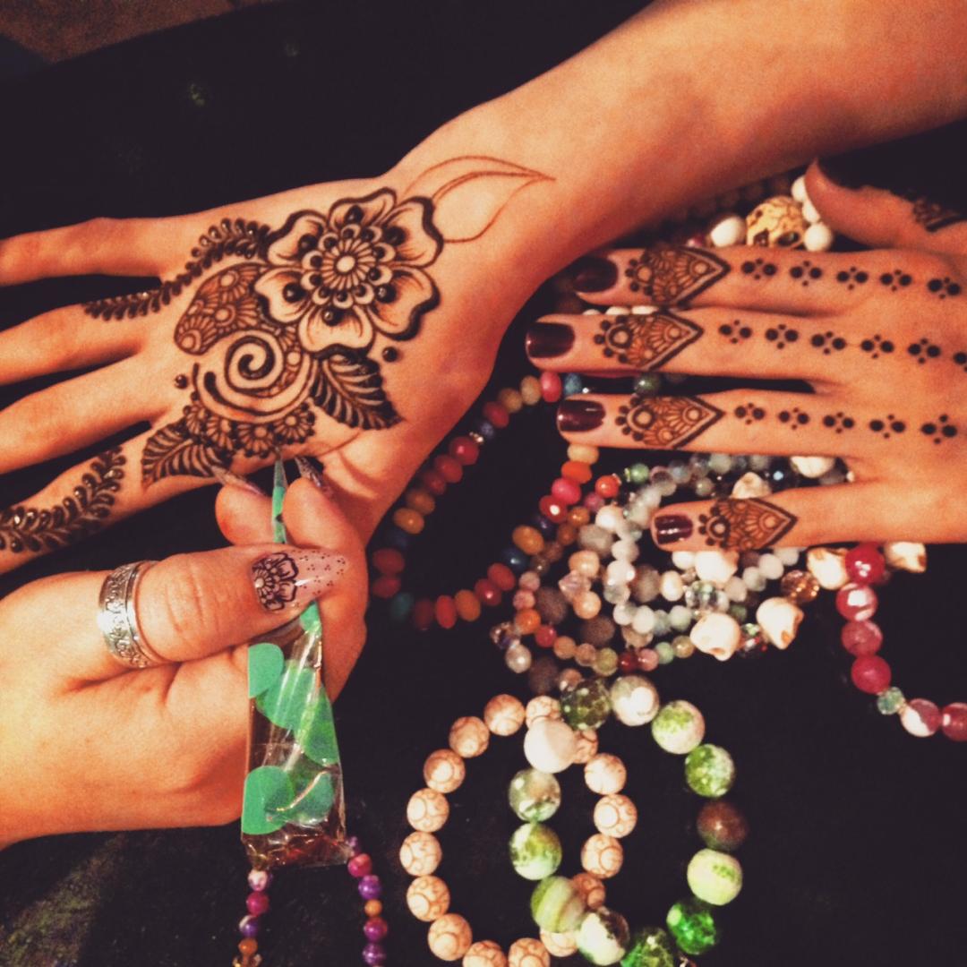 Get an exotic look while in Las Vegas. Mehndika Henna by Joey offers all vegan paste and after-care creams, as well as classes to learn how to create your own gorgeous henna looks. For more about the vegan lifestyle and vegan products in Las Vegas, visit www.vegansbaby.com/vegansbaby2018