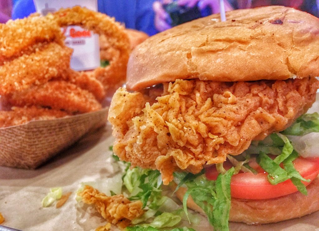 The vegan chicken sandwich at Flippin' Good Chicken, Burgers and Beer is the best in Las Vegas. For more vegan food in Las Vegas, visit www.vegansbaby.com/vegansbaby2018