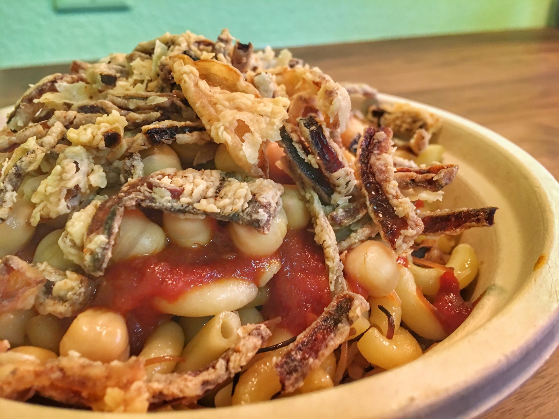 Egyptian vegan food has arrived to Las Vegas. Adding to new vegan options in Las Vegas is Pots, featuring vegan Egyptian street food and more. Additional vegan dining in Las Vegas info here: www.vegansbaby.com/vegansbaby2018