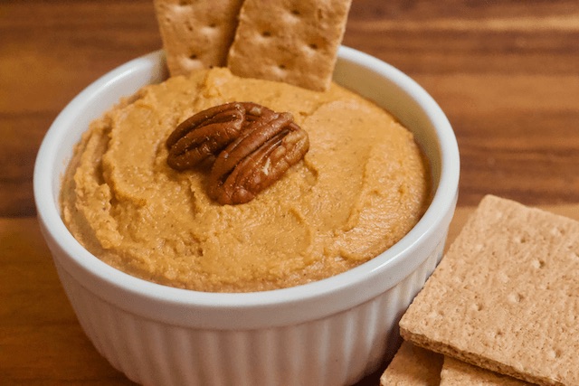 Looking for vegan dessert hummus recipes? We've compiled seven sweet hummus dessert recipes for you! For more of the best vegan recipes, visit www.vegansbaby.com