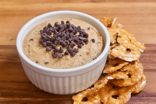 Looking for vegan dessert hummus recipes? We've compiled seven sweet hummus dessert recipes for you! For more of the best vegan recipes, visit www.vegansbaby.com