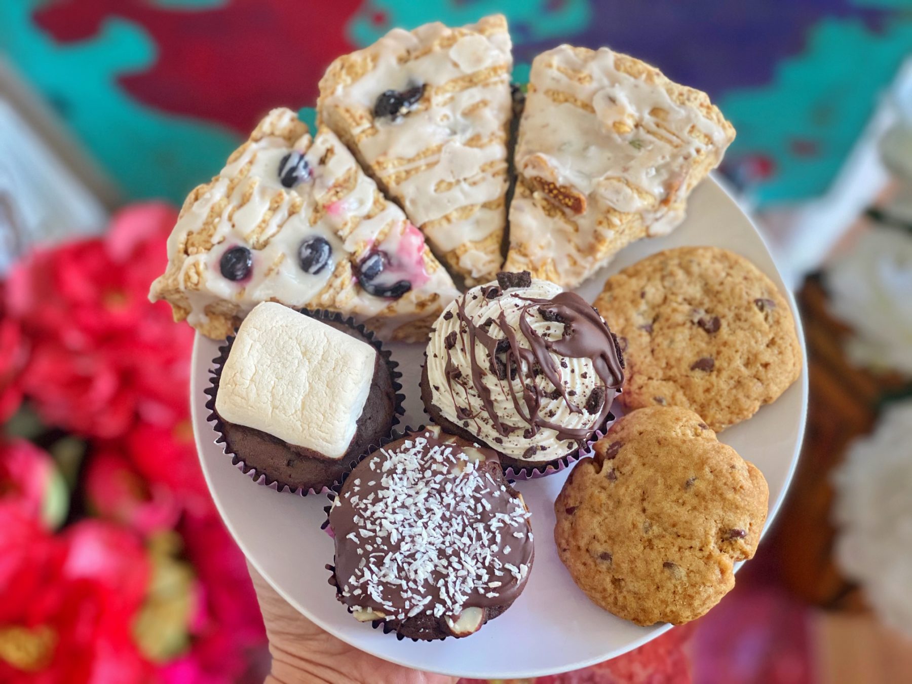 The Cupcave is an all-vegan bakery in Las Vegas and offers pick-up and nationwide shipping. For more vegan bakeries in Las Vegas visit www.vegansbaby.com