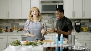In the Kitchen with Diana Edelman is a new series showcasing vegan products and how to use them in the kitchen, complete with recipes and guest appearances from acclaimed chefs. The first episode features Milkadamia's new Pure Macadamia Oil Spray.